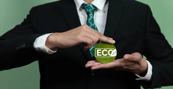 Екологічно Чиста Корпорація Пропагує Концепцію Сталого Зеленого Бізнесу Бізнесменом Тримає — стокове фото
