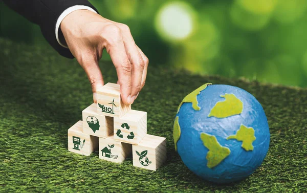 Mano Del Hombre Negocios Sosteniendo Tierra Simbolizando Negocio Verde Que — Foto de Stock