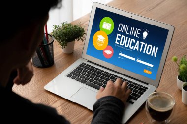 Öğrencilerin internet ağında çalışabilmeleri için mod yazılımlı e-öğrenme web sitesi