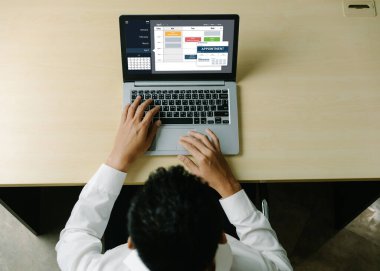 İnternet sitesindeki modish regrition için çevrimiçi aplikasyon rezervasyon takvimi