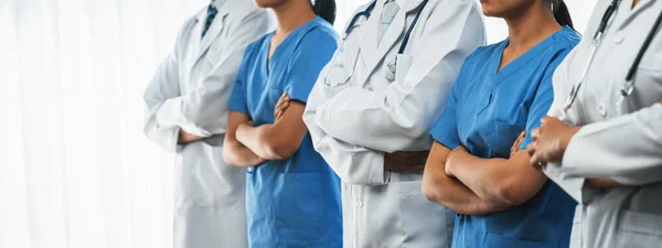 Personale Medico Fiducioso Con Infermiere Medico Professioni Specialistiche Sanitarie Persone — Foto Stock