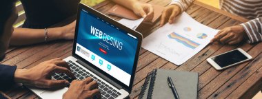 Web sitesi tasarım yazılımı çevrimiçi perakende ticaret ve e-ticaret için model şablonu sağlar