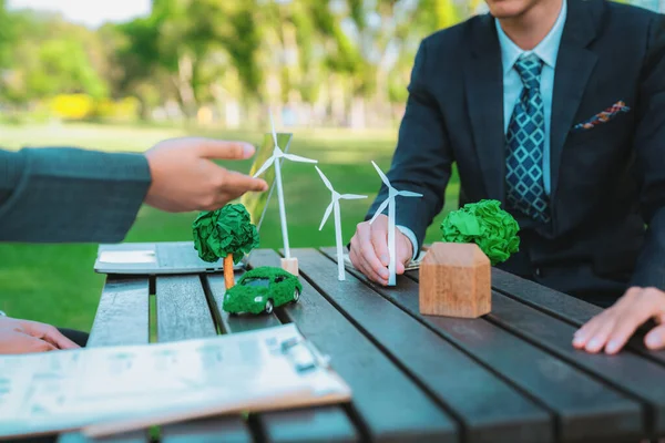 Group Asian Business People Presenting Environmentally Friendly Development Plan Sustainable — Stock Photo, Image