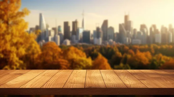 秋には自然のスカイラインを背景にした空の木製のテーブルトップ 優れた画像 — ストック写真