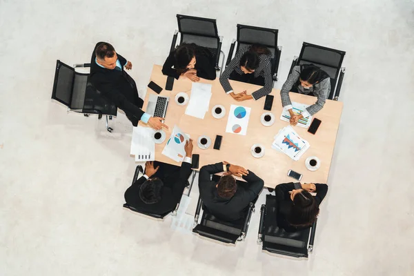 Teamleiter Ermutigt Menschen Team Besprechungstisch Führungskraft Gibt Büroangestellten Gruppenkonferenzen Das — Stockfoto
