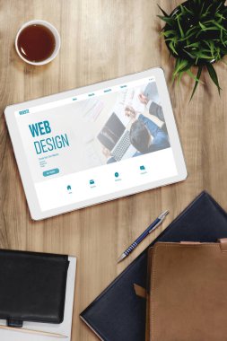 Web sitesi tasarım yazılımı çevrimiçi perakende ticaret ve e-ticaret için model şablonu sağlar