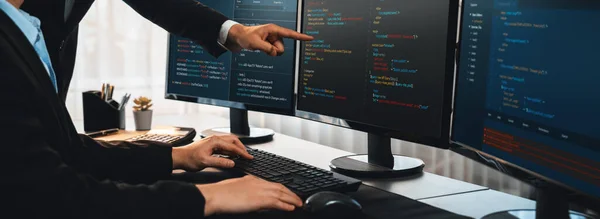 Software Development Team Werkt Samen Kantoor Codering Script Display Computer — Stockfoto