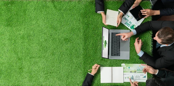 Panorama Najlepszy Widok Biznesmenów Planujących Marketing Biznesowy Odpowiedzialnością Ekologiczną Efektywna — Zdjęcie stockowe
