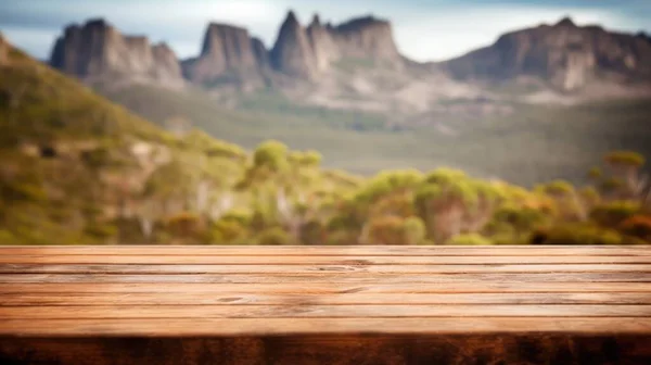 Pusty Drewniany Brązowy Blat Stołu Rozmytym Tłem Góry Cradle Tasmanii — Zdjęcie stockowe
