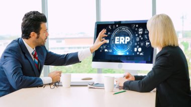 Pazarlama stratejisini planlamak için modern iş için ERP girişimi kaynak planlama yazılımı