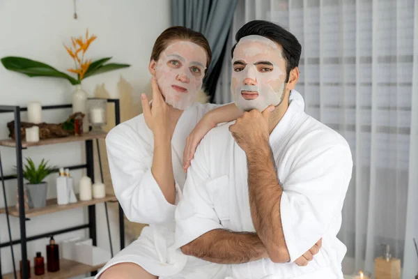 Serene Modern Daylight Ambiance Spa Salon Couple Customer Indulges Rejuvenating — Stock Photo, Image