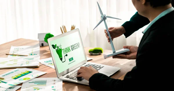 Кампанія Поінформованості Зеленої Екології Демонструється Ноутбуці Екологічно Чистій Зустрічі Компанії — стокове фото