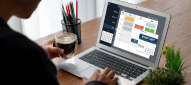 İnternet sitesindeki modish regrition için çevrimiçi aplikasyon rezervasyon takvimi