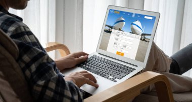Online uçuş rezervasyon sitesi mod rezervasyon sistemi sağlar. Seyahat teknolojisi kavramı .