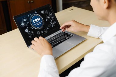 CRM işletme ve işletme için modern bilgisayarda müşteri ilişkileri yönetim sistemi