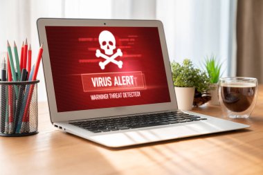 Bilgisayar ekranındaki virüs uyarısı mobil siber tehdit, hacker, bilgisayar virüsü ve kötü amaçlı yazılım tespit edildi
