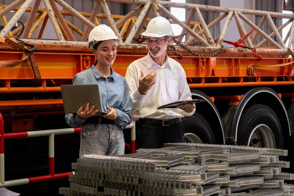 Metalwork Manufacturing Factory Manager Oversees Highest Quality Metal Steel Frame — Stock Photo, Image