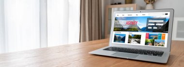 Model arama ve seyahat planlama için internet sitesi uçuş, otel ve tur rezervasyonları için anlaşma ve paket sunuyor