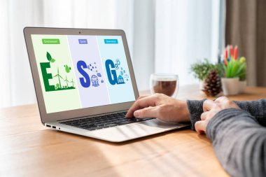 Model işletmelerin ESG çevresel yönetim politikası yüksek ESG puanı elde etmek için bir standart belirler