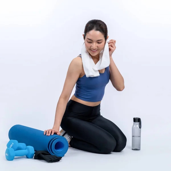 Sportowa Wysportowana Azjatycka Kobieta Odpoczywająca Intensywnym Treningu Wytrzymałościowym Zdrowe Ćwiczenia — Zdjęcie stockowe