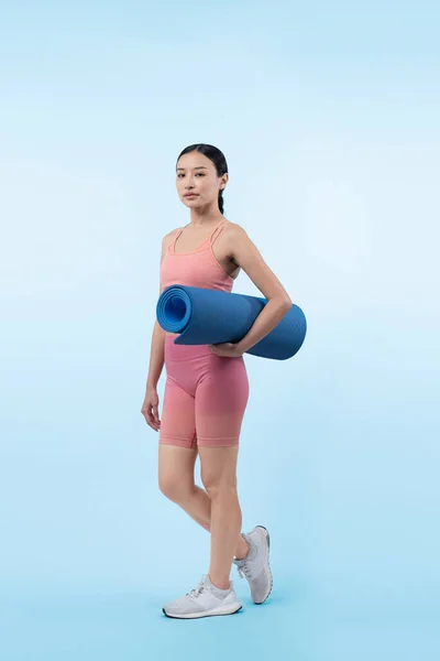 Jonge Aantrekkelijke Aziatische Vrouw Portret Sportkleding Met Trainingsmat Gezonde Lichaamsbeweging — Stockfoto