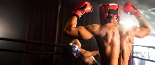 Boxer Intimidação Com Vitória Vencedor Posando Depois Que Ele Ganhou — Fotografia de Stock