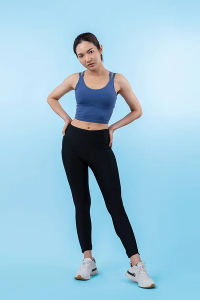 Pieno Corpo Donna Asiatica Abbigliamento Sportivo Ritratto Sorridente Posa Gesto — Foto Stock