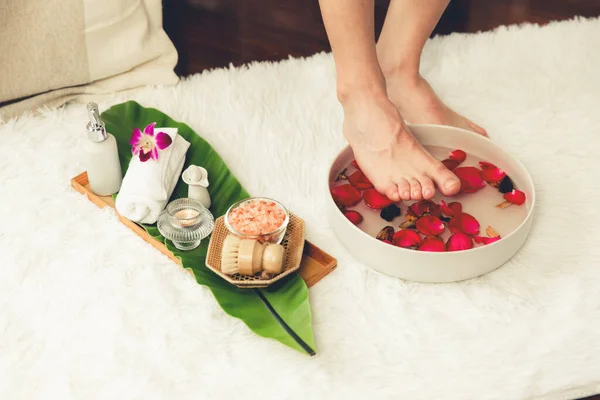 Man Indulges Blissful Foot Massage Luxurious Spa Salon While Masseur — Stock Photo, Image