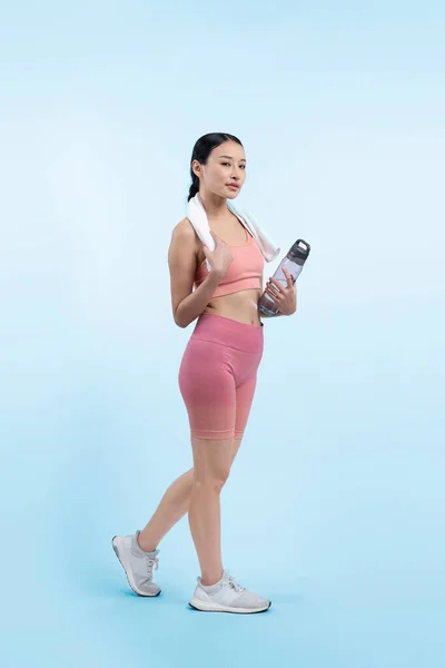 Atletische Sportieve Aziatische Vrouw Rusten Drinken Water Intensieve Cardiotraining Gezond — Stockfoto