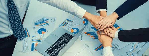Analytikerteam Sätta Hand Tillsammans Efter Framgångsrik Plan För Affärsstrategi Och — Stockfoto
