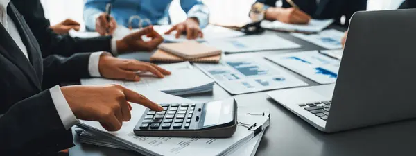 Auditor Contador Equipe Trabalhando Escritório Analisar Dados Financeiros Registro Contábil — Fotografia de Stock