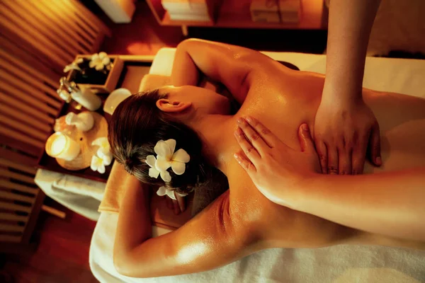 Top Vista Cliente Mulher Desfrutando Relaxante Massagem Spa Stress Mimos — Fotografia de Stock