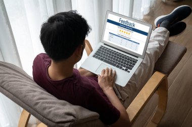 Müşteri geribildirim ve şirket işleri için mod bilgisayar yazılımı analizi