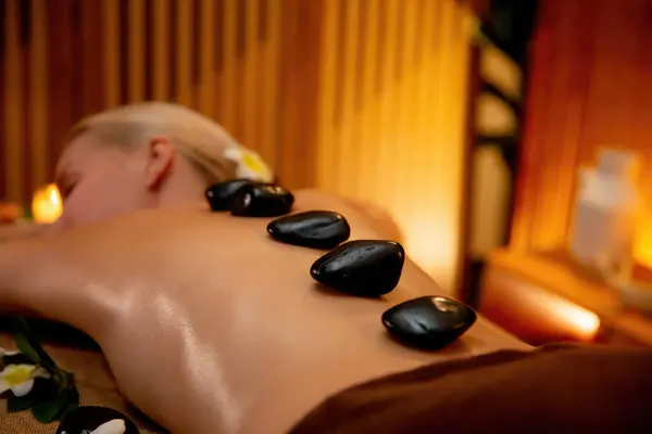 Närbild Hot Stone Massage Spa Salong Lyx Resort Med Varmt — Stockfoto