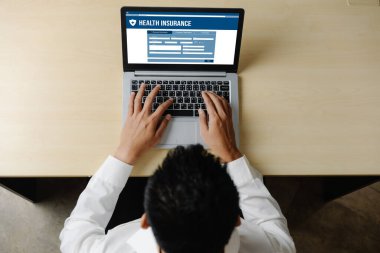 Kolay form doldurma için sağlık sigortası web sitesi mod kayıt sistemi