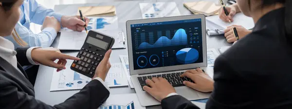 Business Intelligence Und Datenanalyse Konzept Analyst Team Arbeitet Finanzdaten Analyse — Stockfoto