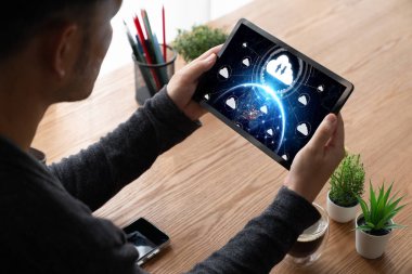 Mod uzak çalışma ve kişisel veri depolama için bulut hesaplama yazılımı