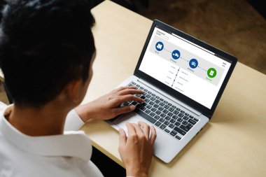 Ürün nakliyesi ve teslimatı için e-ticaret ve mod çevrimiçi iş izleme sistemi