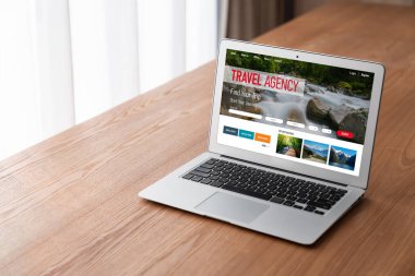 Model arama ve seyahat planlama için internet sitesi uçuş, otel ve tur rezervasyonları için anlaşma ve paket sunuyor