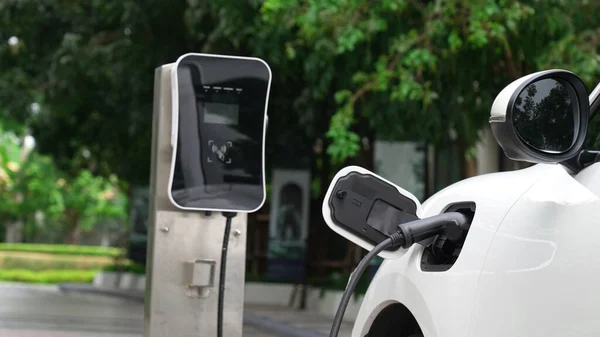 Progressive Sustainability Energy Concept Electric Car Parking Recharging Next Home — Stock Photo, Image