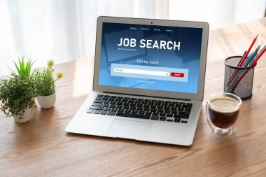 Çalışanların işe alım İnternet ağındaki iş fırsatlarını araması için mod web sitesinde online iş araması