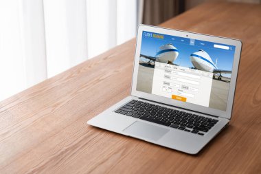 Online uçuş rezervasyon sitesi mod rezervasyon sistemi sağlar. Seyahat teknolojisi kavramı .