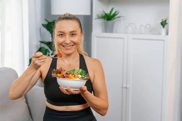 Healthy Senior Woman Sportswear Holding Bowl Fruit Vegetable Vegan Lifestyle — Stock Photo, Image