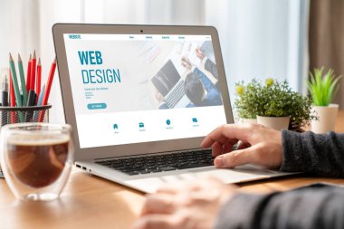 Web sitesi tasarım yazılımı çevrimiçi perakende ticaret ve e-ticaret için model şablonu sağlar