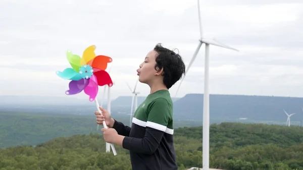 Progressive Young Asian Boy Playing Wind Turbine Toy Wind Turbine — Stock Photo, Image