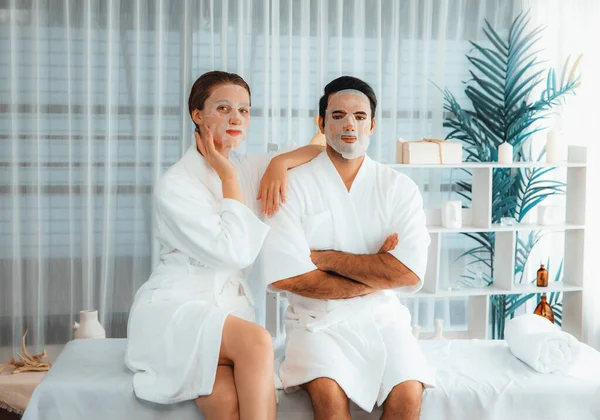 Ambiance Moderne Sereine Jour Salon Spa Couple Client Livre Rajeunir — Photo