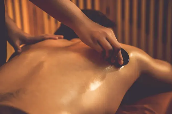 Massage Aux Pierres Chaudes Salon Spa Dans Complexe Luxe Avec — Photo