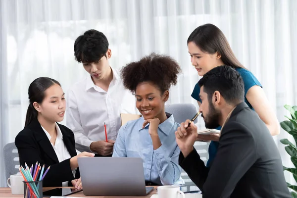 Pessoas Negócios Felizes Diversificadas Trabalham Juntas Discutindo Escritório Corporativo Trabalho — Fotografia de Stock