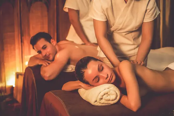 Kavkazský Pár Zákazník Těší Relaxační Antistresové Lázeňské Masáže Hýčkání Krásnou — Stock fotografie
