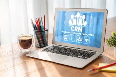 CRM işletme ve işletme için modern bilgisayarda müşteri ilişkileri yönetim sistemi